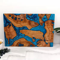 Planche à découper en résine personnalisée avec logo, en bois d'acacia et résine époxy, idéale comme cadeau de pendaison de crémaillère