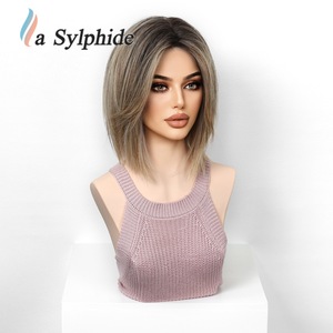 Peluca completa para mujer La Sylphide, peluca corta y recta hasta los hombros con degradado marrón y raya central, estilo europeo americano - Product Image 3