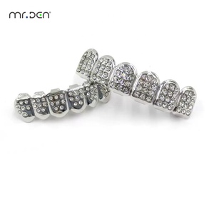 Mr.Den Iced Out Grillz ชุดฟันปลอมรูปหัวใจประดับเพชร สไตล์จัด<span class=keywords><strong>ฟัน</strong></span> แบบถอดได้ เครื่องประดับฟันฮิปฮอป - Product Image 4