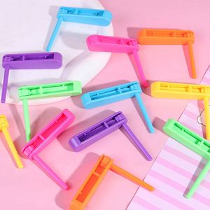 Silbatos de Manivela, Mini Juguetes para Fiestas, Silbatos Giratorios Coloridos Educativos para Animar - Product Image 1
