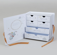 Boîte cadeau rigide pour bébé avec imprimé étoiles crème Bambino, ruban en satin, boîte à rabat, emballage pour cadeau souvenir de nouveau-né