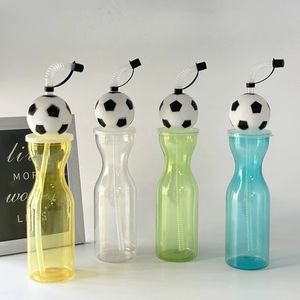 Bouteilles d'eau de sport créatives, nouveau gobelet en forme de ballon de football, boutique de lait, boisson froide, bouteille de jus, paille en plastique transparente jetable - Product Image 5