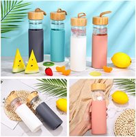 550ml 붕규산 유리 물병 실리콘 슬리브 대나무 뚜껑 포함