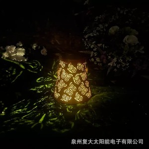 Lanterne solaire en fer en forme de papillon, lumière LED suspendue, décoration de jardin extérieure, portable avec batterie incluse - Product Image 5