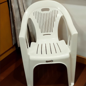 Chaise à bras empilable moderne en <span class=keywords><strong>plastique</strong></span> blanc pour salle à manger intérieure/extérieure avec dossier pour jardin, restaurant, plage, <span class=keywords><strong>piscine</strong></span> - Product Image 4