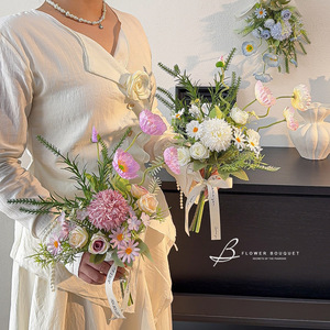 Mazzo di Fiori in Seta Scritto a Mano Ins Wind Yu Meiren: Rose, Eucalipto, Margherite per Decorazioni di Laurea, Foto e Corridoi - Product Image 3
