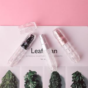 Flacon <span class=keywords><strong>pulvérisateur</strong></span> portable haut de gamme rechargeable de 5 ml en PET avec fond en cristal, revêtement UV, hydratant, mini flacon <span class=keywords><strong>pulvérisateur</strong></span> rechargeable - Product Image 3