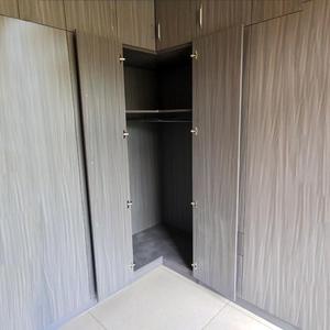 Charnière à grand angle de 180 degrés avec amortissement hydraulique pour porte d'armoire - Product Image 1
