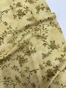 Popolare fiore Vintage stampato tessuto liscio morbido al tatto stampa 100% poliestere acetato crêpe raso tessuto per abiti - Product Image 5