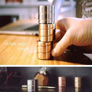 Vortecon Nouveaux Jouets de Bureau Cinétiques en Alliage d'Aluminium, Gyroscope Rotatif Anti-Stress et Hypnotique, Spinners de Doigts pour Adultes et Enfants, Cadeaux - Product Image 4