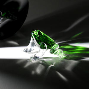 Petite boule de cristal verte, figurine écologique, presse-papiers, centre de table, ornement, collection d'animaux, décoration de la maison, cadeau - Product Image 2