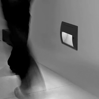 Lampes d'escalier extérieures étanches, boîtier en aluminium moulé sous pression, lentille en polycarbonate blanc diffusé, appliques murales encastrées d'angle LED