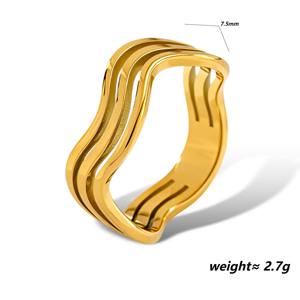 Bague en acier inoxydable plaqué or 18 carats, design ondulé superposé, design multi-bandes, tendance, luxe léger, unisexe, bijoux à porter tous les jours - Product Image 6