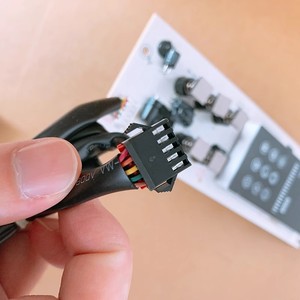 บอร์ดควบคุมเครื่องปรับอากาศไฮเซ่นส์ เคลอน 2106889.A แผงวงจรจอแสดงผล ออกแบบอย่างแม่นยำ - Product Image 1