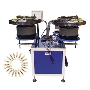 Équipement automatique d'assemblage de pinces à <span class=keywords><strong>linge</strong></span>/Machine d'assemblage de pinces à <span class=keywords><strong>linge</strong></span>/<span class=keywords><strong>Pince</strong></span> à vêtements en bambou - Product Image 3