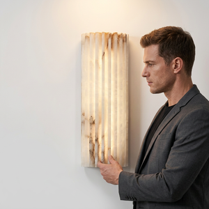 Lámpara de Pared Minimalista de Aluminio Dorado Estilo Art Deco para Hogar, Oficina, Decoración Interior, Ligera, Regalo para Diwali o Jubilación - Product Image 1