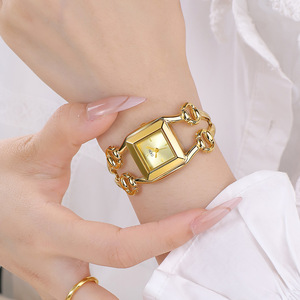 นาฬิกาข้อมือระดับไฮเอนด์สไตล์มินิมอล ดีไซน์โดดเด่น แฟชั่นทันสมัย ตัวเรือนโลหะผสม กันน้ำ นาฬิกาควอตซ์สำหรับสุภาพสตรี - Product Image 1