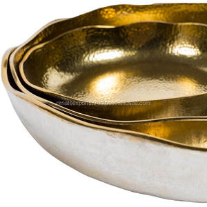 Ensemble de trois plateaux de service en métal or et nickel ornés de style moderne uniques pour exposer les fruits secs - Product Image 5