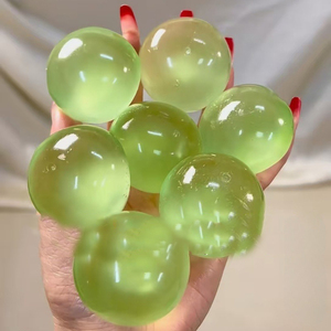NOUVEAU Jouet anti-stress en jade vert brillant de 6 cm, en forme de boule, pour enfants et adultes, soulagement de la fatigue, jouets à presser, vente en gros - Product Image 1