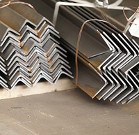 Barres d'angle en acier laminé à chaud, norme ASTM, Q195 Q345 Q235B 100*8/100*10, angles en acier égaux, barres d'angle en fer pour la construction