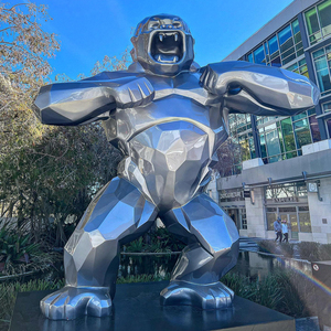 Sculpture en résine <span class=keywords><strong>de</strong></span> gorille d'extérieur grandeur nature Grande statue <span class=keywords><strong>de</strong></span> <span class=keywords><strong>King</strong></span> <span class=keywords><strong>Kong</strong></span> Modèle animal personnalisé pour l'affichage du parc - Product Image 1