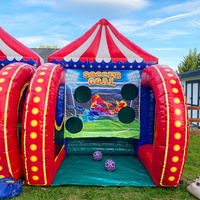 Terrain de jeu gonflable en PVC 4-en-1 Jeux interactifs populaires Location amusante avec souffleur pour carnavals Château gonflable