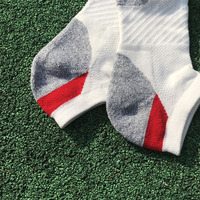 Automne haute qualité Sport cheville chaussettes Logo personnalisé coton coupe basse athlétique maille respirant chaussettes pour hommes chaussettes de course