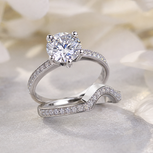 Élégant ensemble de bagues de couple à six griffes en zircon couleur argent pour mariage et fiançailles - Product Image 6
