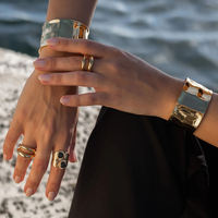Large Large Bracelet Ouvert en Acier Inoxydable Plaqué PVD Or 18K Bijoux de Poignet Étanche