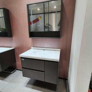 Petite armoire de salle de bain marron avec miroir de rangement, fonction anti-buée et design mural - Product Image 5