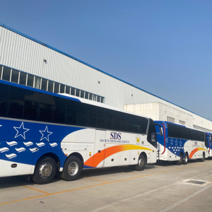 Autobús diésel Zongtong de 75 asientos: equipado con motor en línea de 6 cilindros, turboalimentado con intercooler y velocidad máxima de 120 km/h - Product Image 1