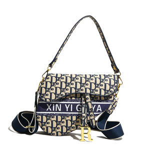 Bolso de sillín cruzado de inspiración lujosa para mujer, bolso de hombro versátil con estampados elegantes, bolso de mano y para axilas de lujo a la moda - Product Image 2