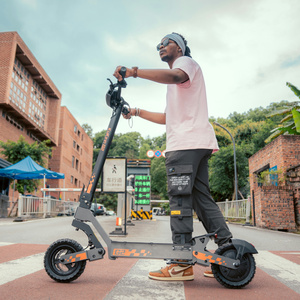 EU Stock 45 km/h velocità Max 800W motore Brushless 48V 15Ah batteria 55 chilometri gamma 10 "pneumatici sottovuoto KuKirin G2 Scooter elettrico - Product Image 2