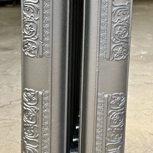 Vieux <span class=keywords><strong>radiateur</strong></span> en <span class=keywords><strong>fonte</strong></span> pour système CVC <span class=keywords><strong>Chauffage</strong></span> <span class=keywords><strong>central</strong></span> rétro avec finition or rose Design graphique anti-corrosion inclus - Product Image 2