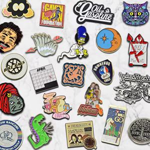 Badge en métal personnalisé au design mignon, logo personnalisé, vente en gros, épinglette en émail dur motif dessin animé mignon anime - Product Image 1