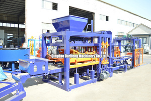 Machine à mouler le béton QT4-15 : Changez facilement de moules pour fabriquer des pavés emboîtables et des pierres de <span class=keywords><strong>bordure</strong></span> - Product Image 4