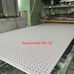 Plaque de plafond en plâtre perforé insonorisant et ignifuge <span class=keywords><strong>anti</strong></span>-moisissure pour la décoration intérieure des salles de conférence d'hôtel Qingtai - Product Image 3