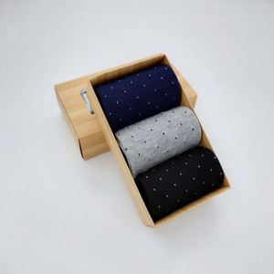 Calcetines <span class=keywords><strong>de</strong></span> Negocios para Hombre al por Mayor, Paquete <span class=keywords><strong>de</strong></span> 3 Pares en Caja <span class=keywords><strong>de</strong></span> Regalo, con Característica Antibacteriana y Tejido Reforzado en la Planta del Pie - Product Image 6