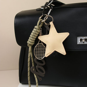 Nouveauté sac suspendu <span class=keywords><strong>pantalon</strong></span> personnalisé étoile <span class=keywords><strong>raquette</strong></span> de tennis lettres anglaises sac de voiture porte-clés tissé pendentif décoratif porte-clés - Product Image 2