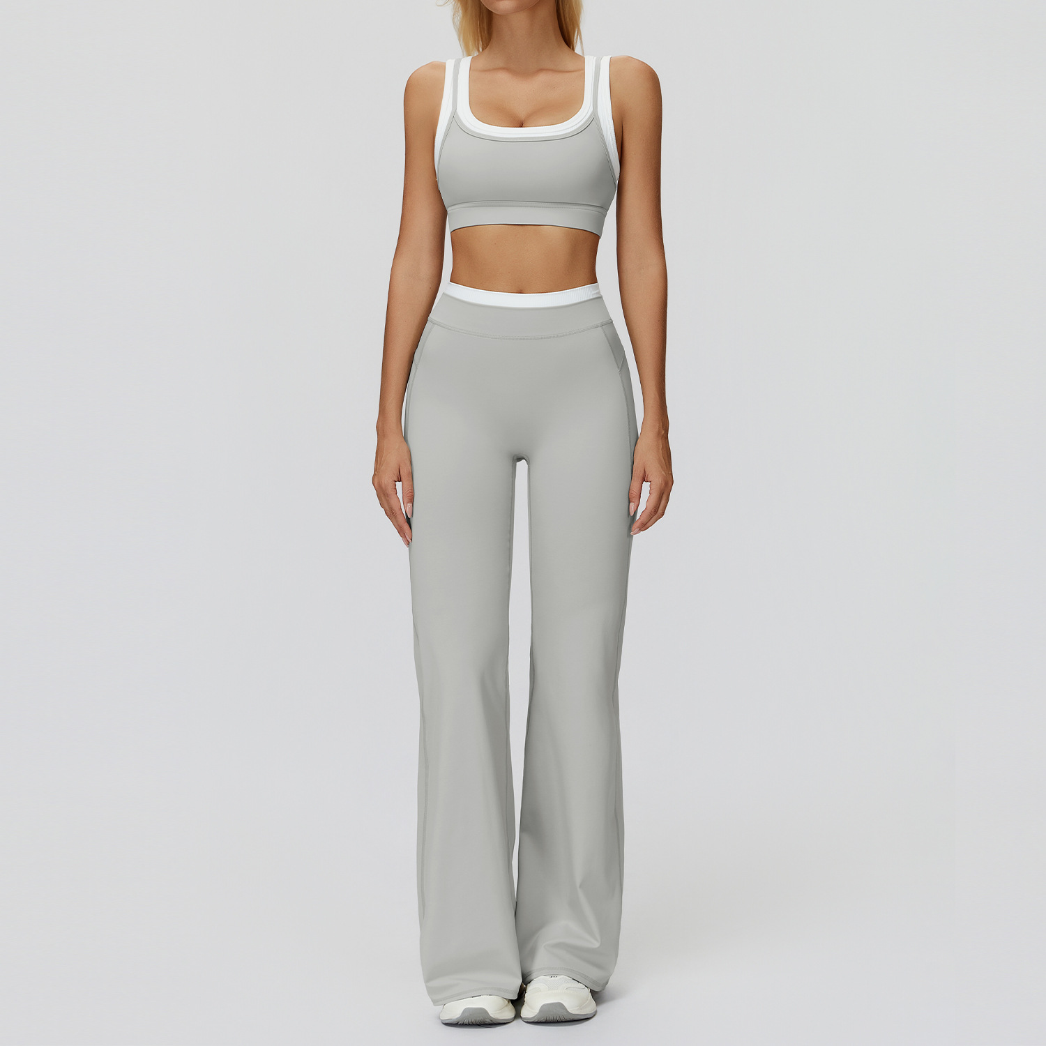 Sujetador gris + Pantalones acampanados