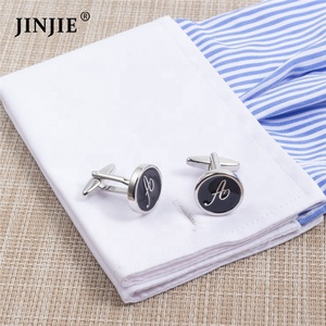Nouvelle arrivée stock vente chaude boutons de manchette alphabet émail doux laiton noir lettre boutons de manchette pour hommes - Product Image 2