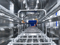 Machine de lavage de caisses à double voie 1500 pièces/heure, machine de nettoyage de barquettes alimentaires, machine de lavage de plateaux de cuisson, laveuse de plateaux à œufs