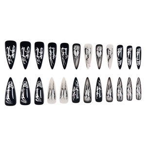 Faux ongles gothiques papillon à presser, longs, forme stiletto, noirs et blancs, brillants, couvrance totale pour les doigts - Product Image 4