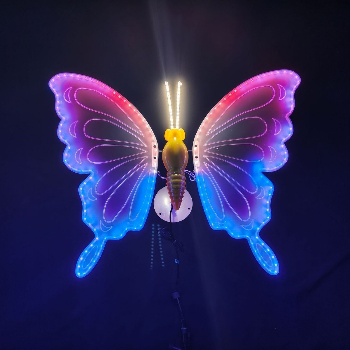 Outdoor Garden Decoration Colorful 64cm Dynamic Insect Giant Flowers butterfly Stand Led Lights Moving wings Open and Close