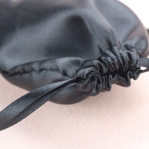Pochette en satin rose personnalisée avec logo imprimé, petite, pour bijoux, cadeaux, cosmétiques, parfums, sac à bijoux en satin luxueux et doux - Product Image 2
