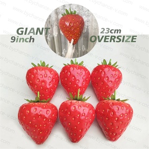 Décoration de Galerie d'Art Moderne, Fruits Artificiels, Fraise Géante Surdimensionnée pour la Décoration d'Événements et de Fêtes - Product Image 1