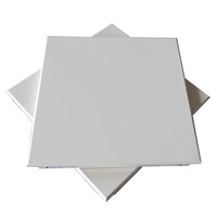 Panneaux de plafond carrés modernes en aluminium de 1 x 1 pi pour cuisine, salle de bain, centre commercial, solution intégrée multi-scènes pour hôtels et appartements (grille)