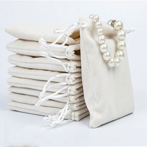 Pochettes cadeaux en velours écologiques durables de haute qualité et sacs personnalisés pour bijoux - Product Image 4