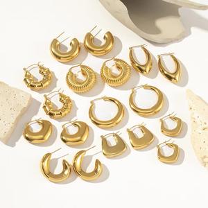 38 modèles de tubes ronds géométriques plaqué or véritable 18 carats boucles d'oreilles créoles épaisses hypoallergéniques sans ternissement en acier inoxydable vente en gros - Product Image 1