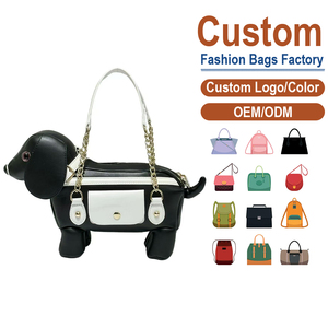 Sac à bandoulière fantaisie noir et blanc style chien avec chaîne dorée et détails bouton-pression - Product Image 1
